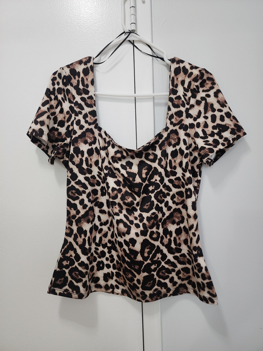 Leopard Print Short Sleeve Top Size Large